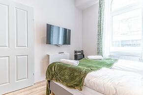 4BR Apartment for Groups Near Stadthalle