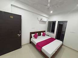 Hotel Shree Radhe Laxmi