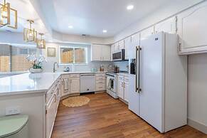 The Deco Retreat - UNR - Pet Friendly
