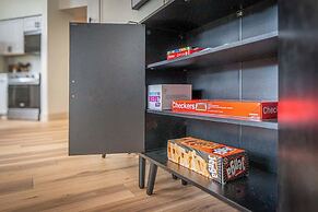 Modern Western Retreat Pet Friendly 4 Bed 2 Bath