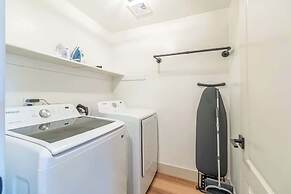 Modern Western Retreat Pet Friendly 4 Bed 2 Bath