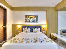 SkyLuxuria Hotel & Service Apartments