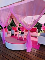 Pousada Pink Village