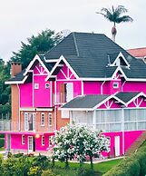 Pousada Pink Village