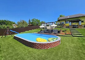 Luxury Pool Villa Aurora