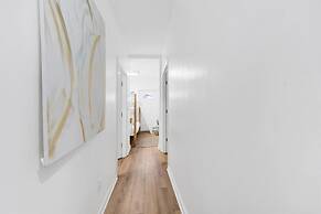 Luxury 5 BR Home Free Parking