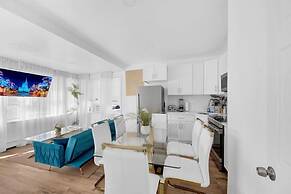 Luxury 5 BR Home Free Parking