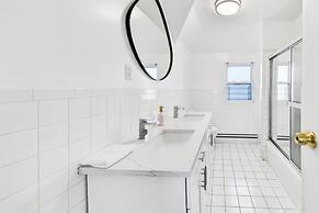 Luxury 5 BR Home Free Parking