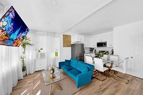 Luxury 5 BR Home Free Parking
