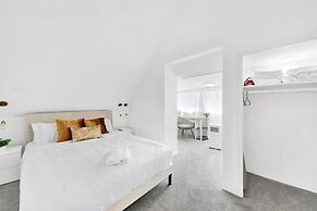 Luxury 5 BR Home Free Parking