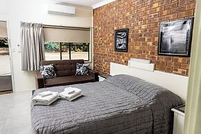 Benaraby Hilltop Motor Inn
