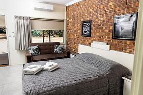 Benaraby Hilltop Motor Inn