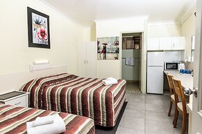 Benaraby Hilltop Motor Inn