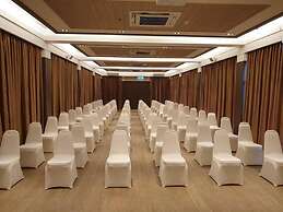 Swan Lake Hotel Sattahip