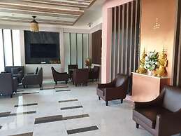 Swan Lake Hotel Sattahip