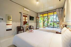 Green Bungalow Garden Resort
