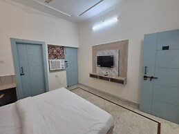 OnlyStay BeHappy Boutique House