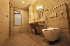 OnlyStay BeHappy Boutique House