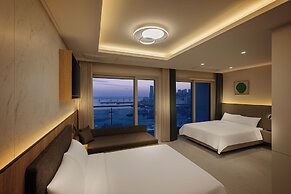 NewCZ Nampo Hotel