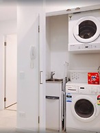 Spacious City Escape With Pool, Gym & Free Parking