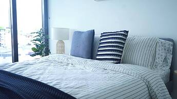 Spacious City Escape With Pool, Gym & Free Parking