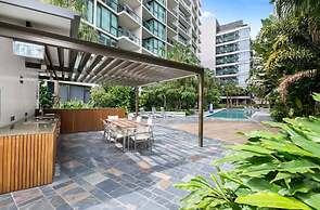 Spacious City Escape With Pool, Gym & Free Parking