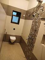 Whispering Palm Parra