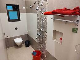 Whispering Palm Parra