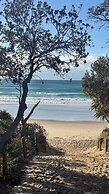 Oceanfront Serenity At Main Beach