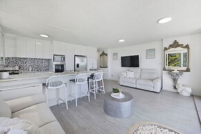 Oceanfront Serenity At Main Beach
