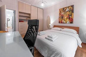 Alopece City Apartment