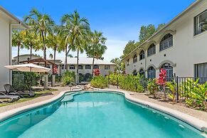 Palm Cove Studio Pools Spa Bar