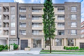 w Compelling 1BR w Balcony in Santa Barbara