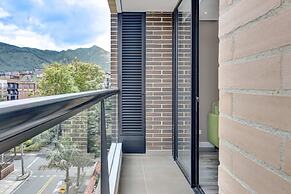 w Compelling 1BR w Balcony in Santa Barbara