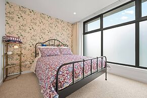 Fully Gated! Walk to Bus, Train & Box Hill High!