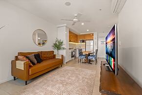 Stylish Apartment With Rooftop, BBQ & Spa Access