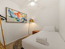Stylish Apartment With Rooftop, BBQ & Spa Access