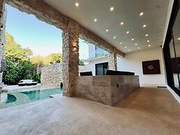 Villa Aaktun