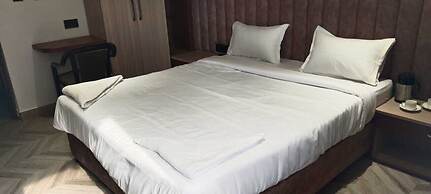 Hotel B K Stay