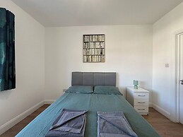 Charming Wallington Apartment With Hot Tub