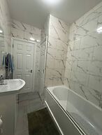 Charming Wallington Apartment With Hot Tub