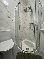Charming Wallington Apartment With Hot Tub