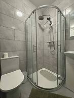 Charming Wallington Apartment With Hot Tub