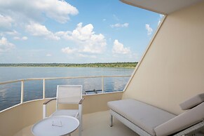 Zambezi Queen by Mantis