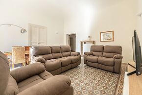 Central City Apartment by Wonderful Italy
