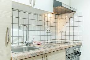 Simple 2 Bedroom Apartment with WiFi