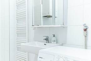 Simple 2 Bedroom Apartment with WiFi