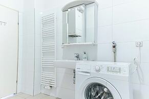 Simple 2 Bedroom Apartment with WiFi