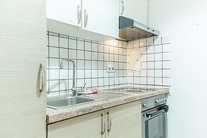 Simple 2 Bedroom Apartment with WiFi