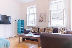 Simple 2 Bedroom Apartment with WiFi